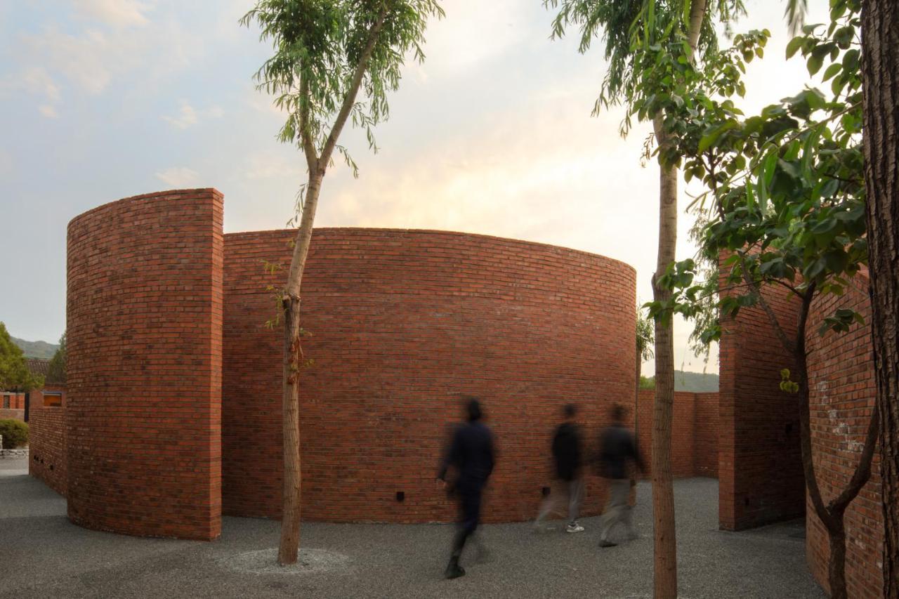 הואירו Brickyard Retreat At Mutianyu Great Wall מראה חיצוני תמונה